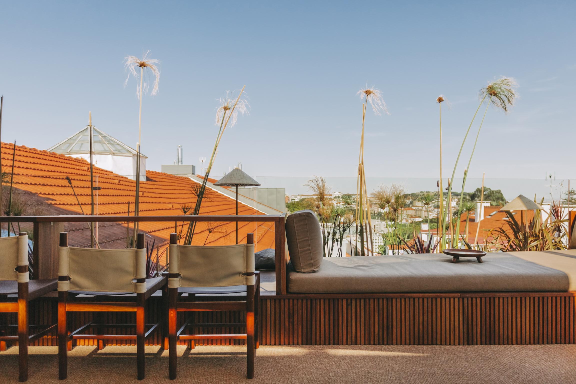 The Vintage Hotel & Spa Lisbon Lisboa Exterior foto The rooftop bar at the hotel