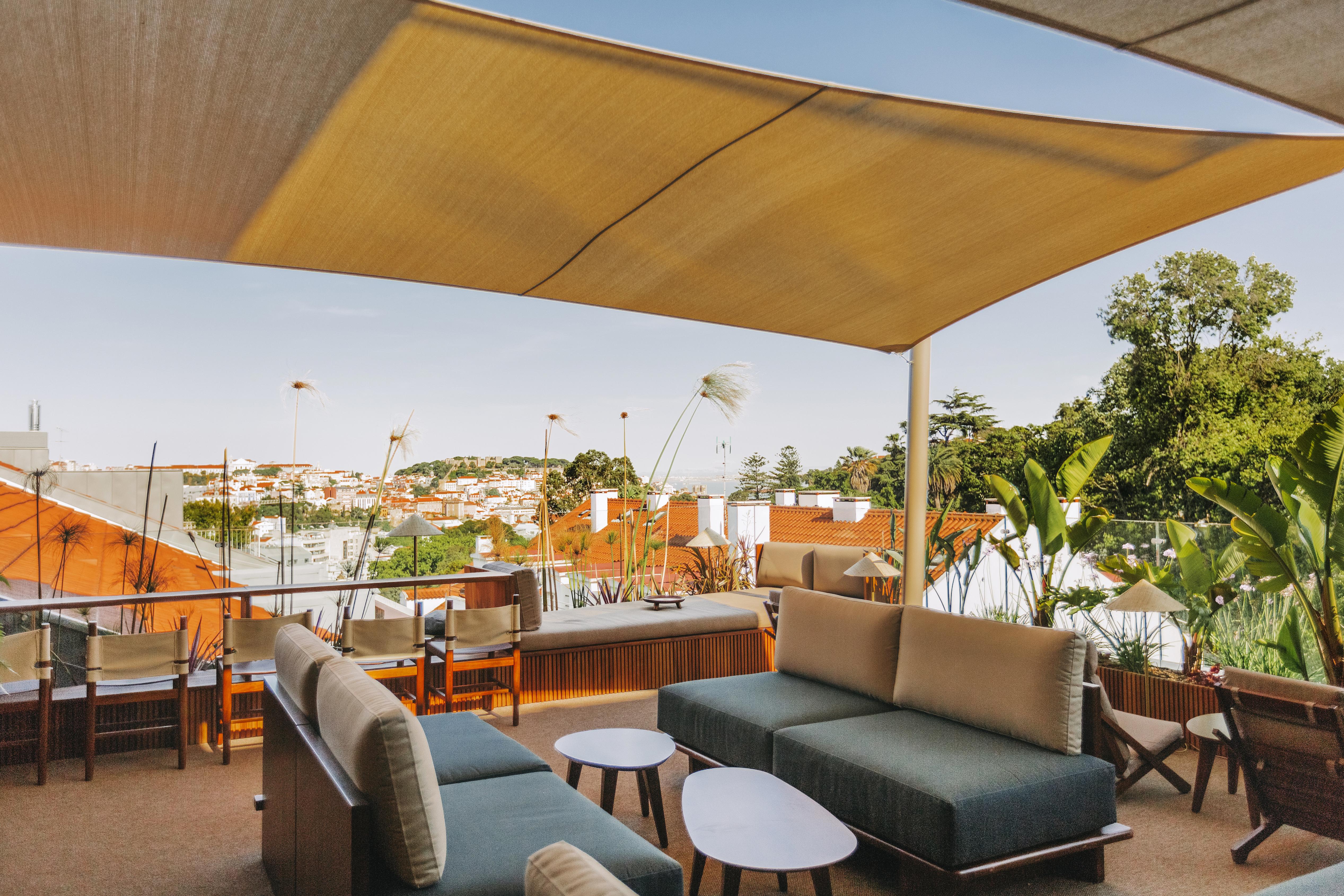 The Vintage Hotel & Spa Lisbon Lisboa Exterior foto The rooftop bar at the Hotel